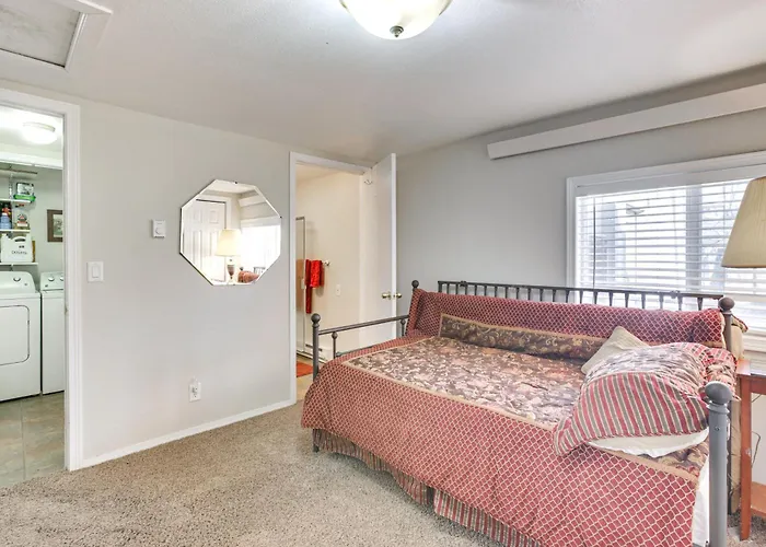 Single-story Walk To And Trails! Hotel